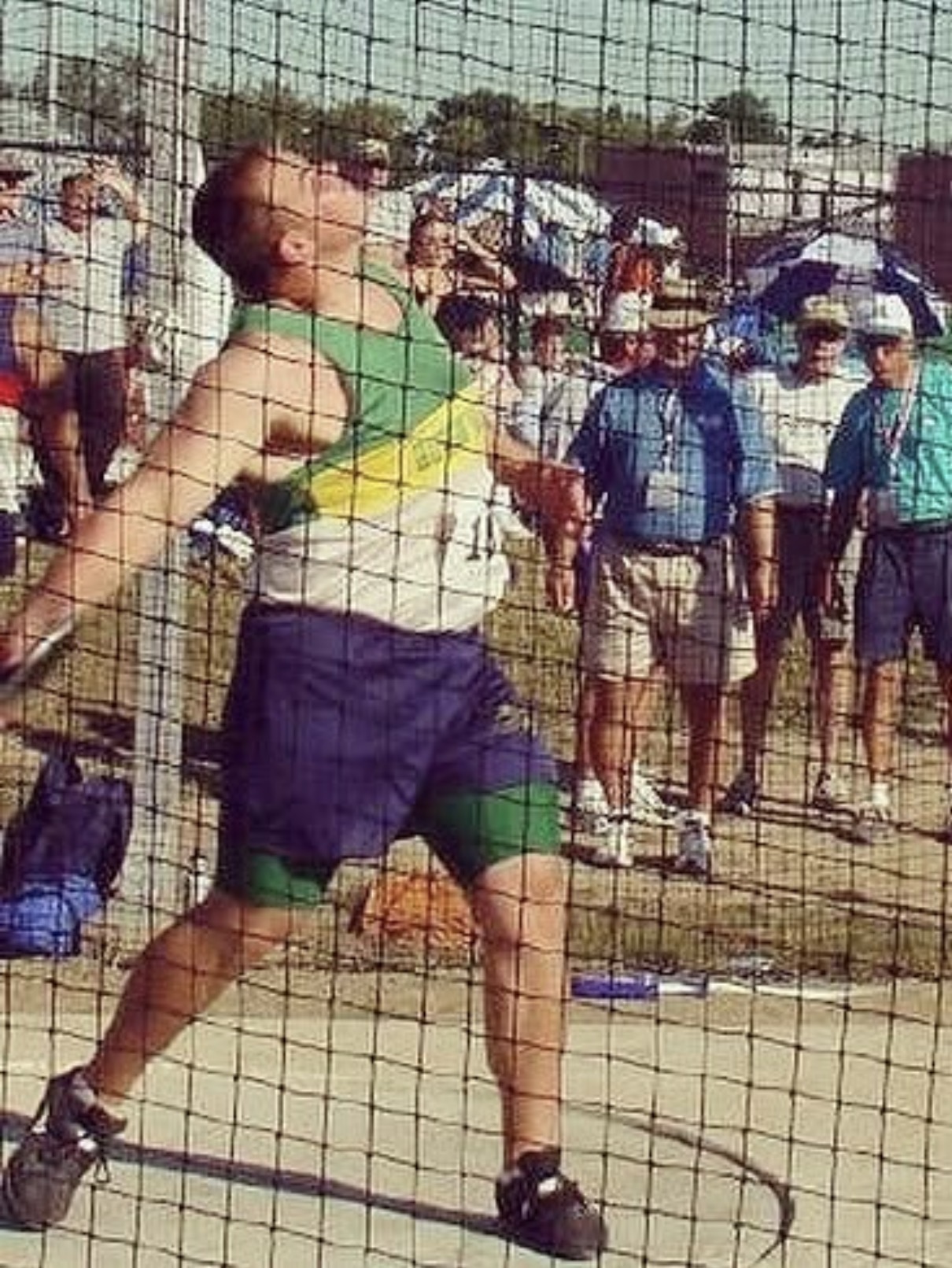 Mike Pellet competing in the discus